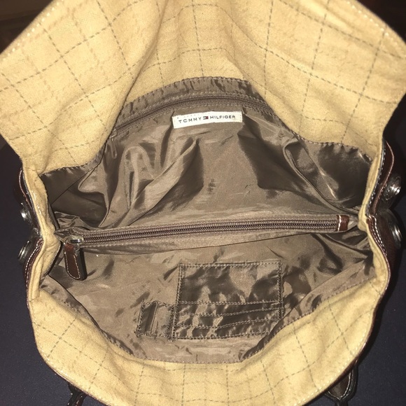‼️Bundle & Save‼️ TOMMY HILFIGER Leather Bag - Picture 3 of 8